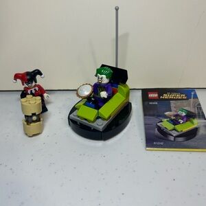 Lego 30303 DC Comics Super Heroes The Joker Bumper Car and Harley Quinn figure